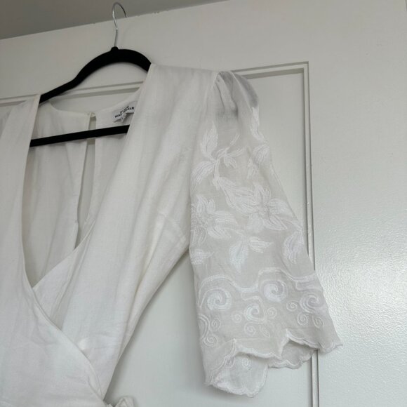 Place Nationale Wrap Mini Dress Sz 2 White Linen Embroidered Scallop Trim - Picture 3 of 7